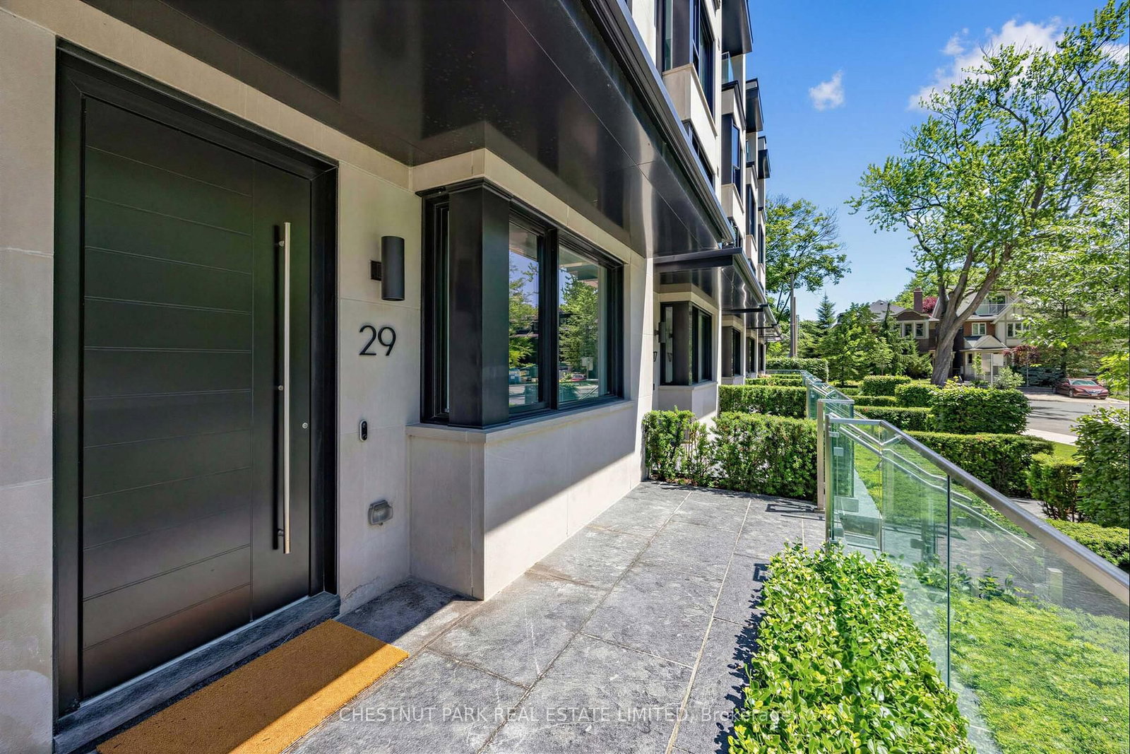 29 Oaklands Avenue • Toronto, ON photo 35