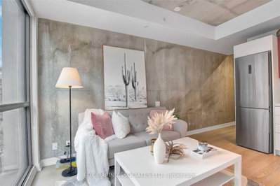 Unit 523 — 39 Brant Street — photo 4