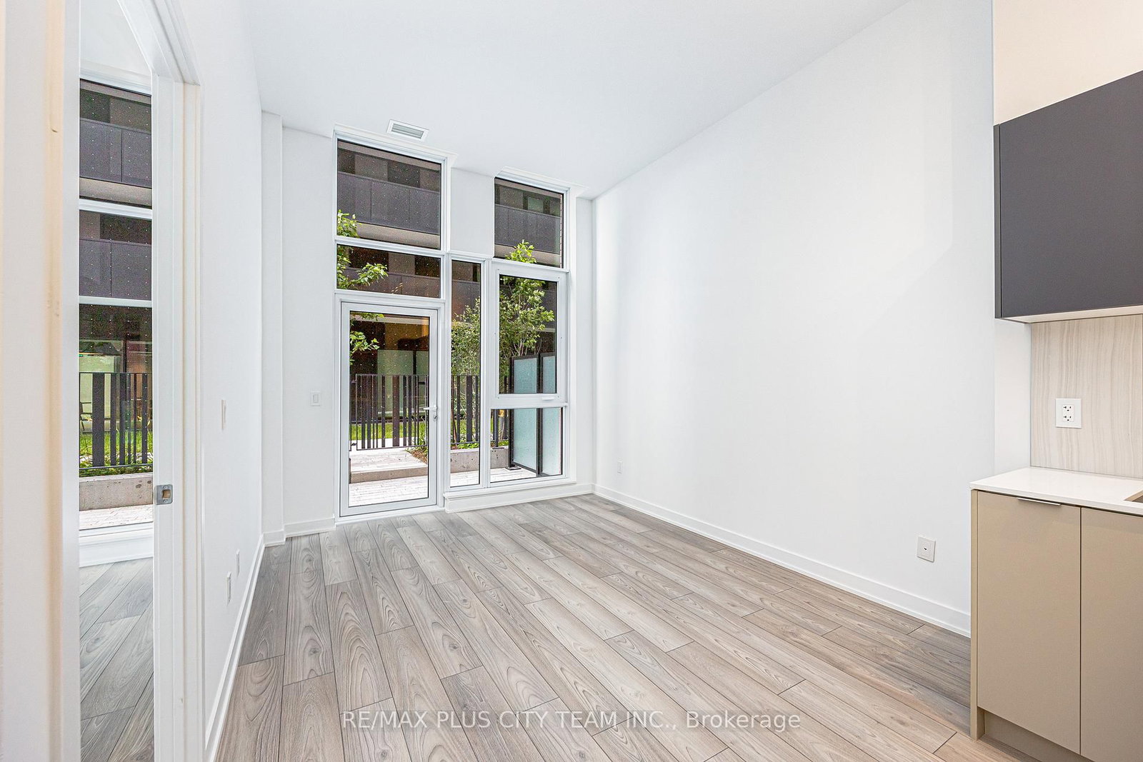 105-8 Tippett Road, Toronto, ON, photo 2