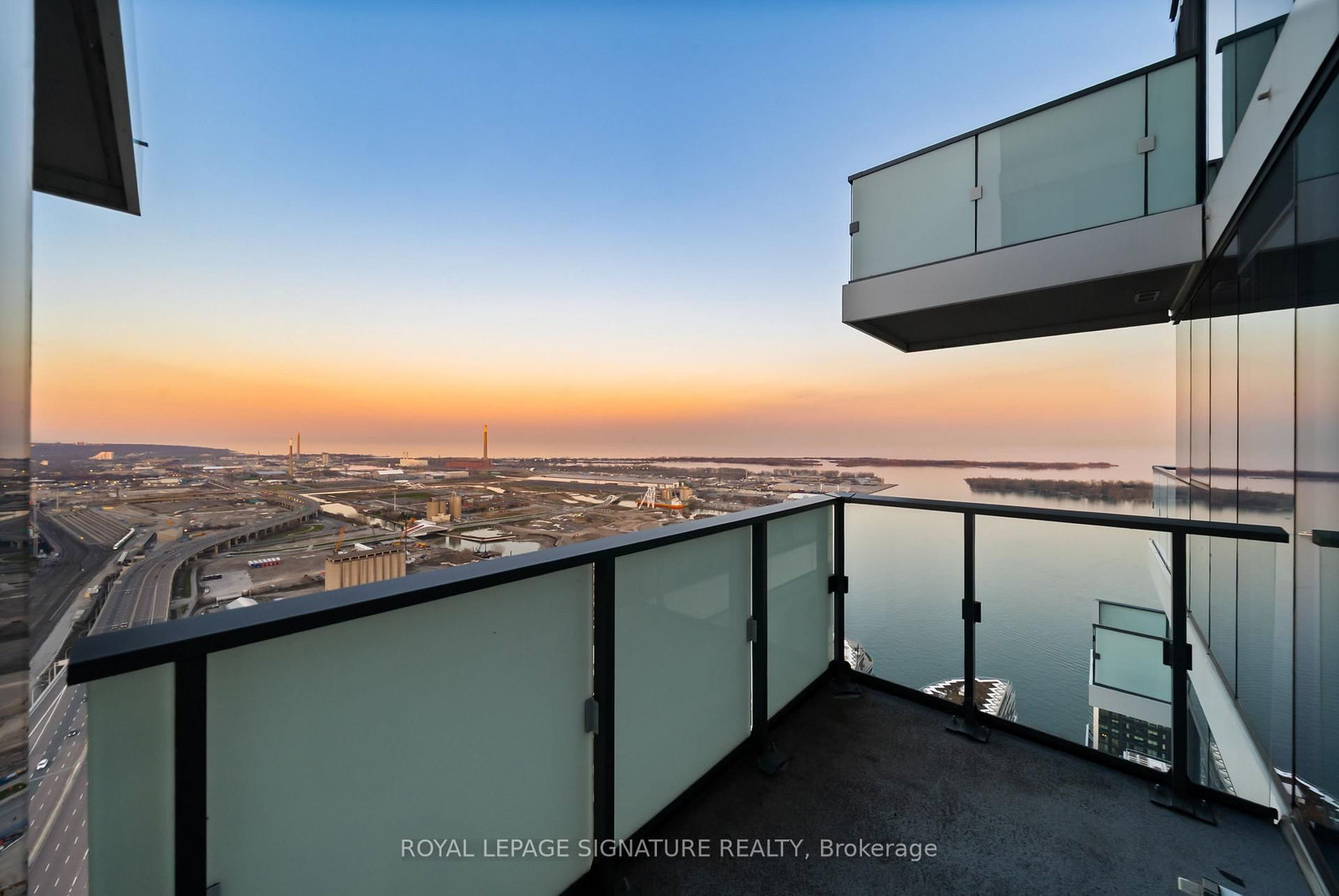 16 Bonnycastle Street • #4304 • Toronto, ON photo 22