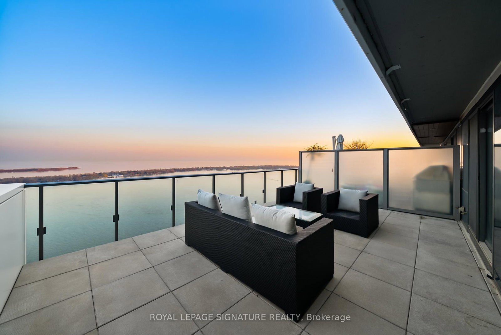 16 Bonnycastle Street • #4304 • Toronto, ON photo 38