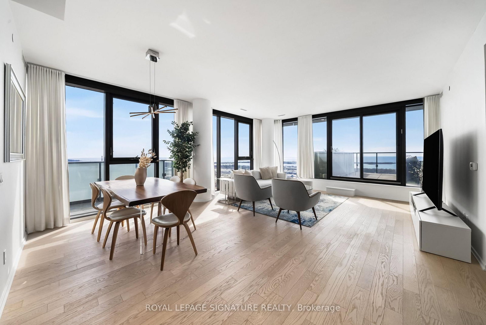 16 Bonnycastle Street • #4304 • Toronto, ON photo 9