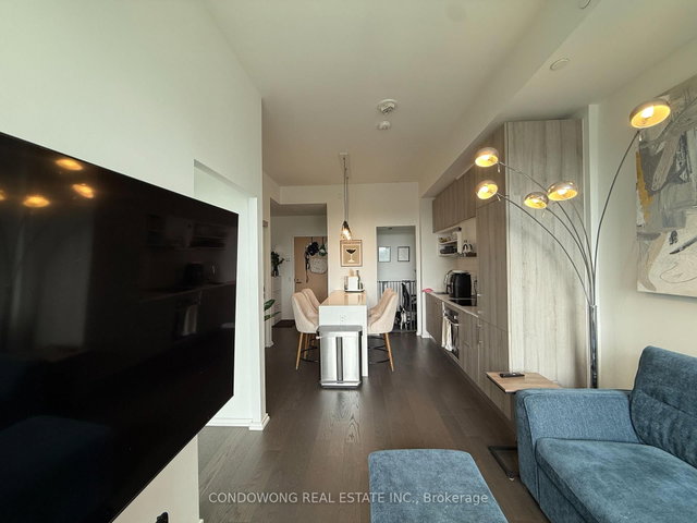 1242 - 8 Hillsdale Avenue E