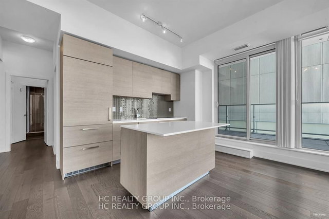 904 - 200 BLOOR Street W