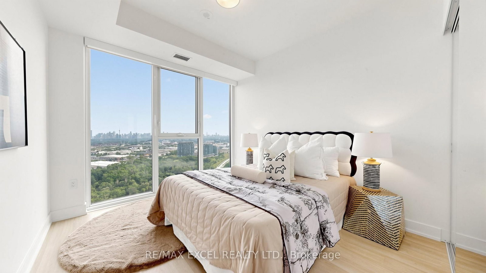 30 Inn on the park Drive • #3010 • Toronto, ON photo 24