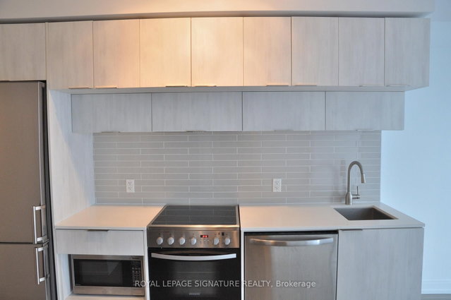 2615 - 181 Dundas Street E