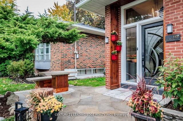 112 Wyndcliff Crescent
