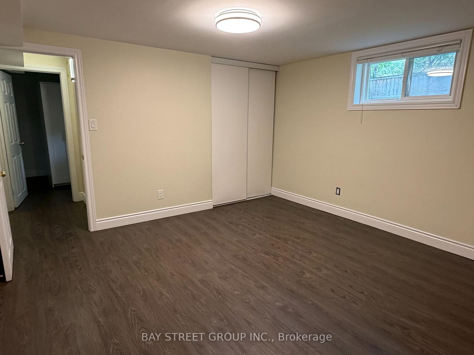 Lower 123 Searle Avenue, Toronto, ON, photo 3