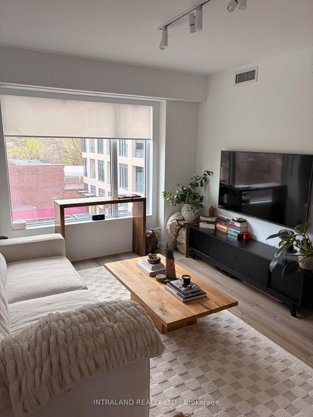 313 - 543 Richmond Street W