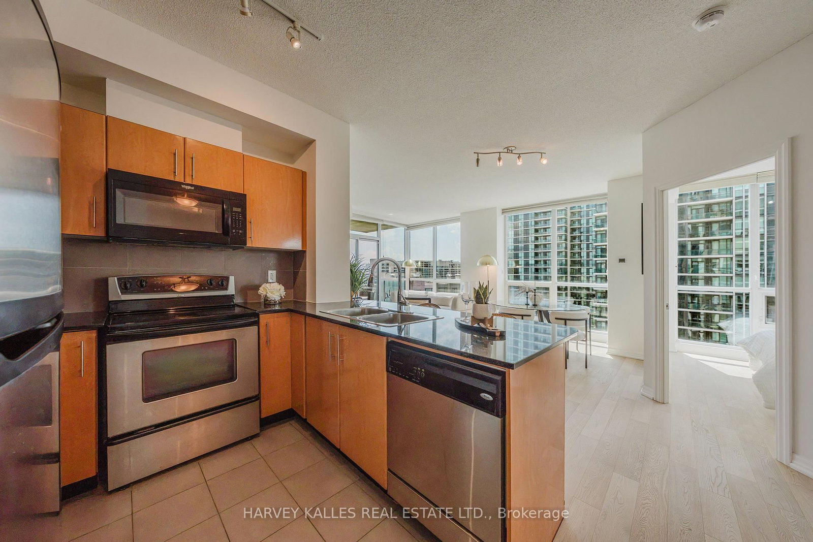 16 Yonge Street • #3211 • Toronto, ON photo 7