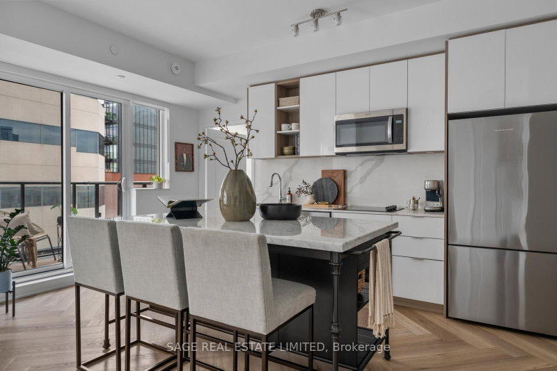1128 - 543 Richmond Street W