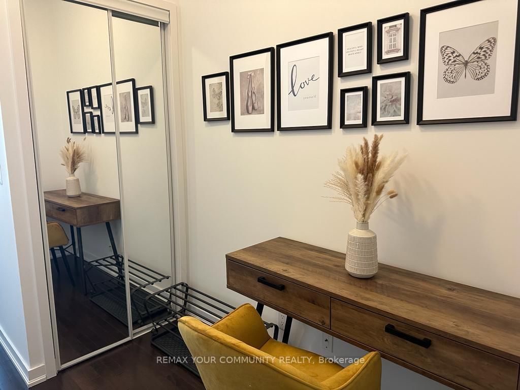 14 York Street • #1709 • Toronto, ON photo 10