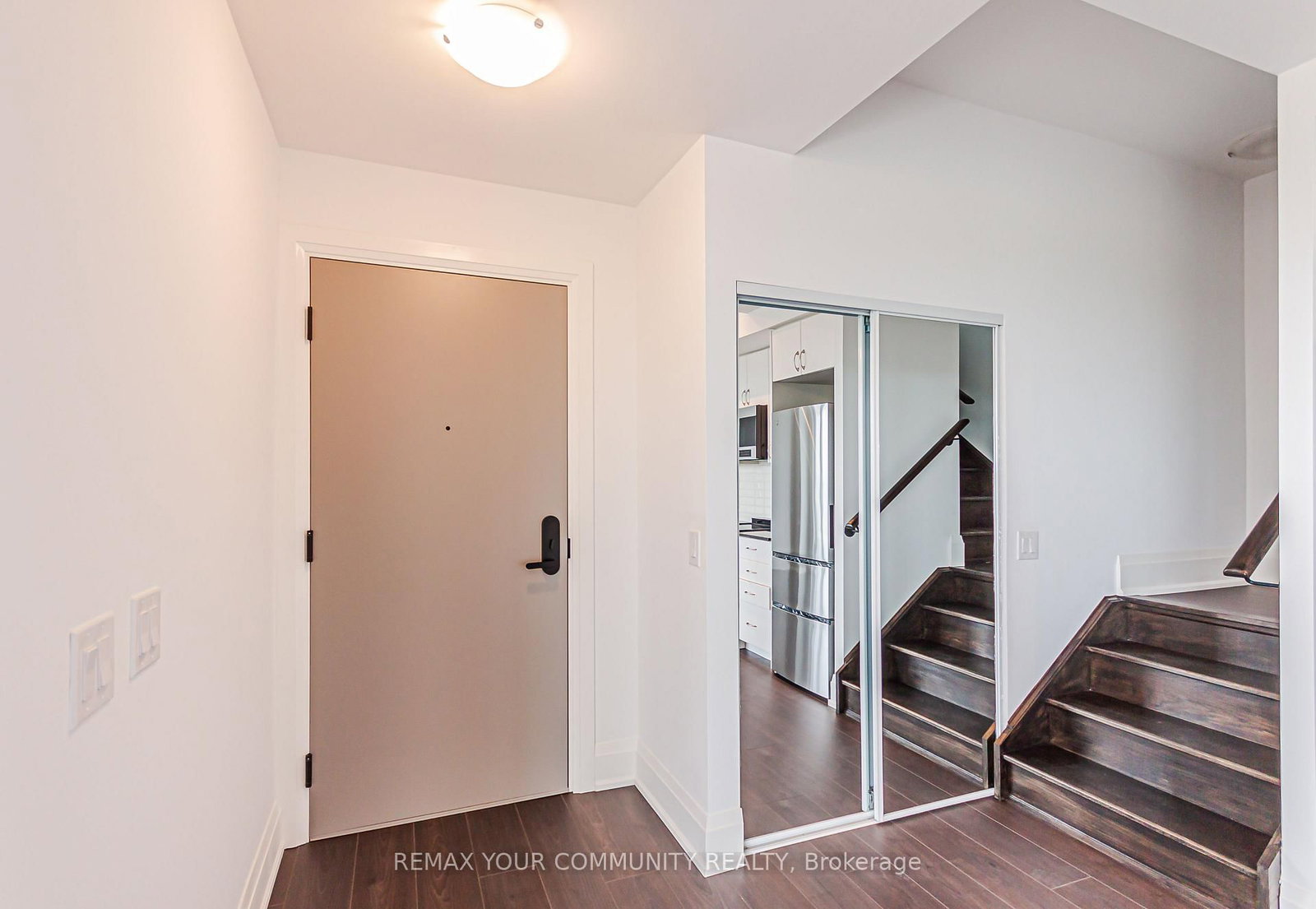 905 - 700 Sheppard Avenue W, Toronto 2