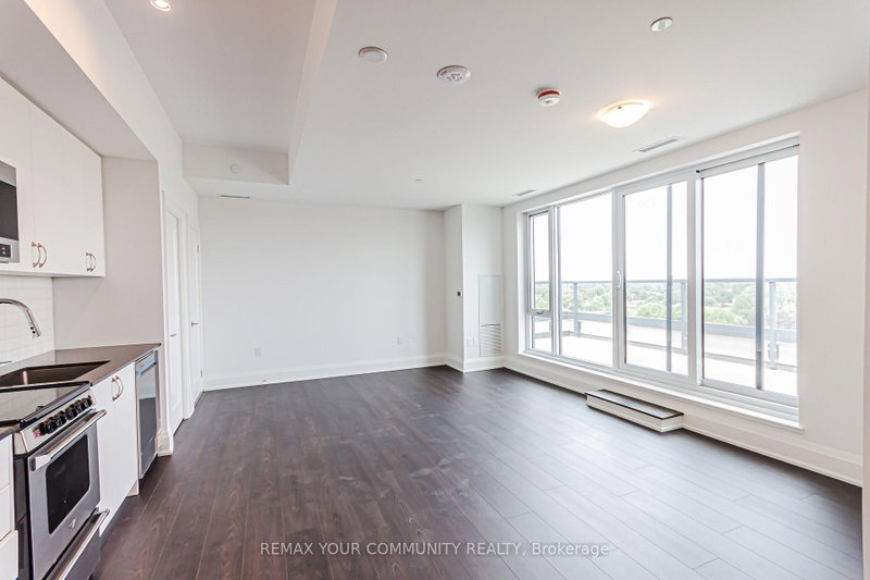 905 - 700 Sheppard Avenue W