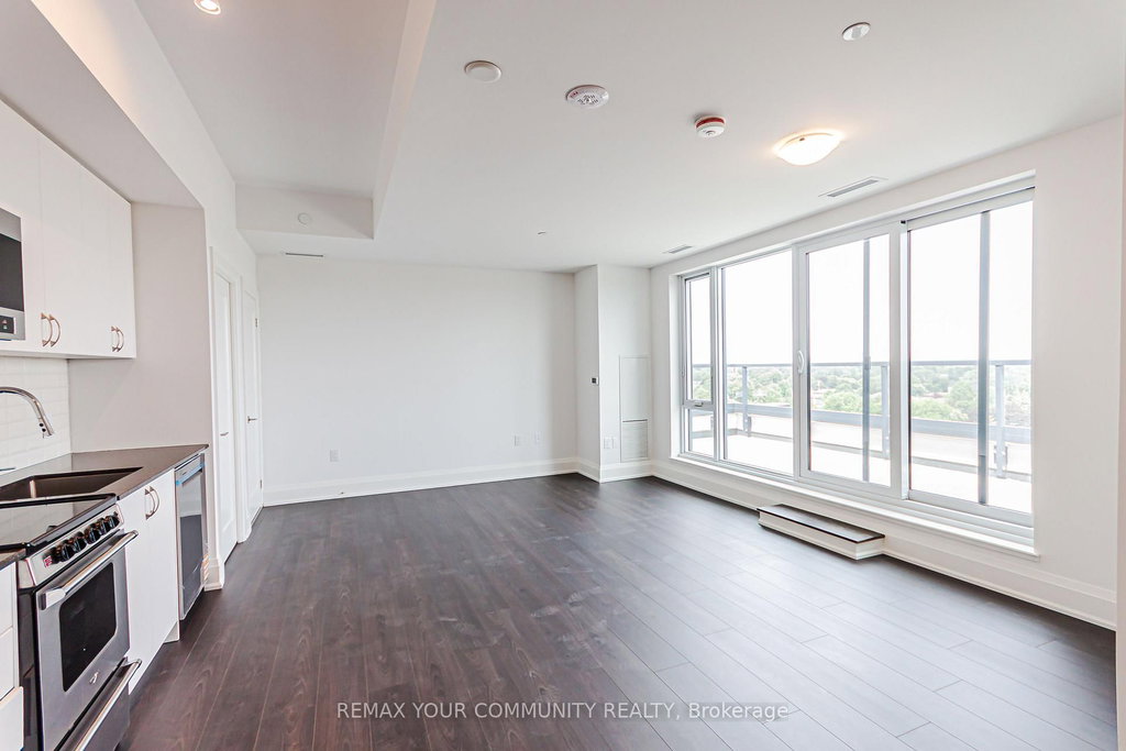 905 - 700 Sheppard Avenue W 3