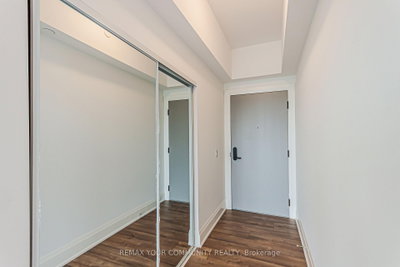 Condo leased at 904-700 Sheppard Avenue, Toronto, Ontario, M3H 0G5 - Bathurst Manor - MLS: C13533220