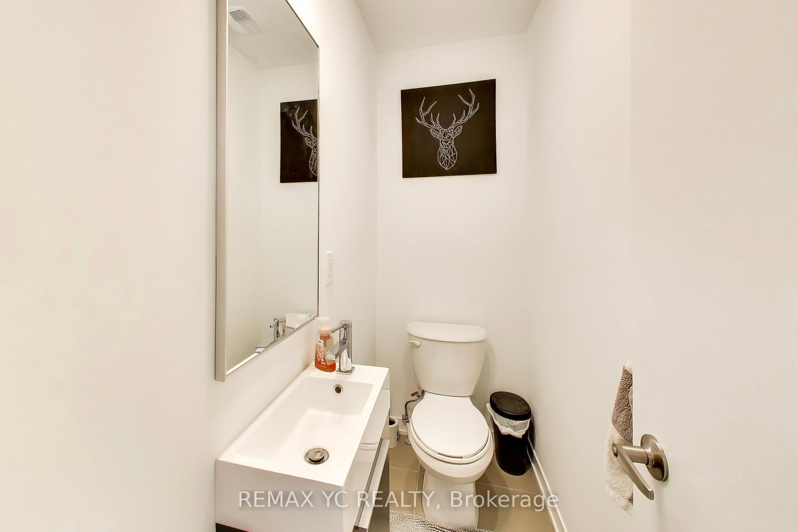 18 Deep Roots Terrace • Toronto, ON photo 10
