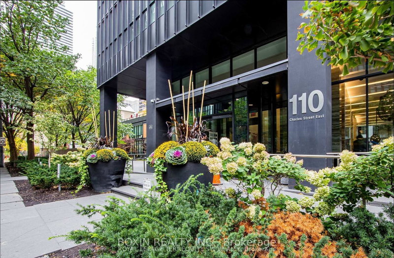 home for lease on 1707-110 Charles Street E
