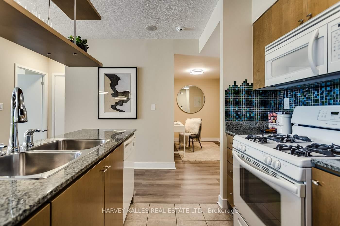 35 Mariner Terrace • #3808 • Toronto, ON photo 12