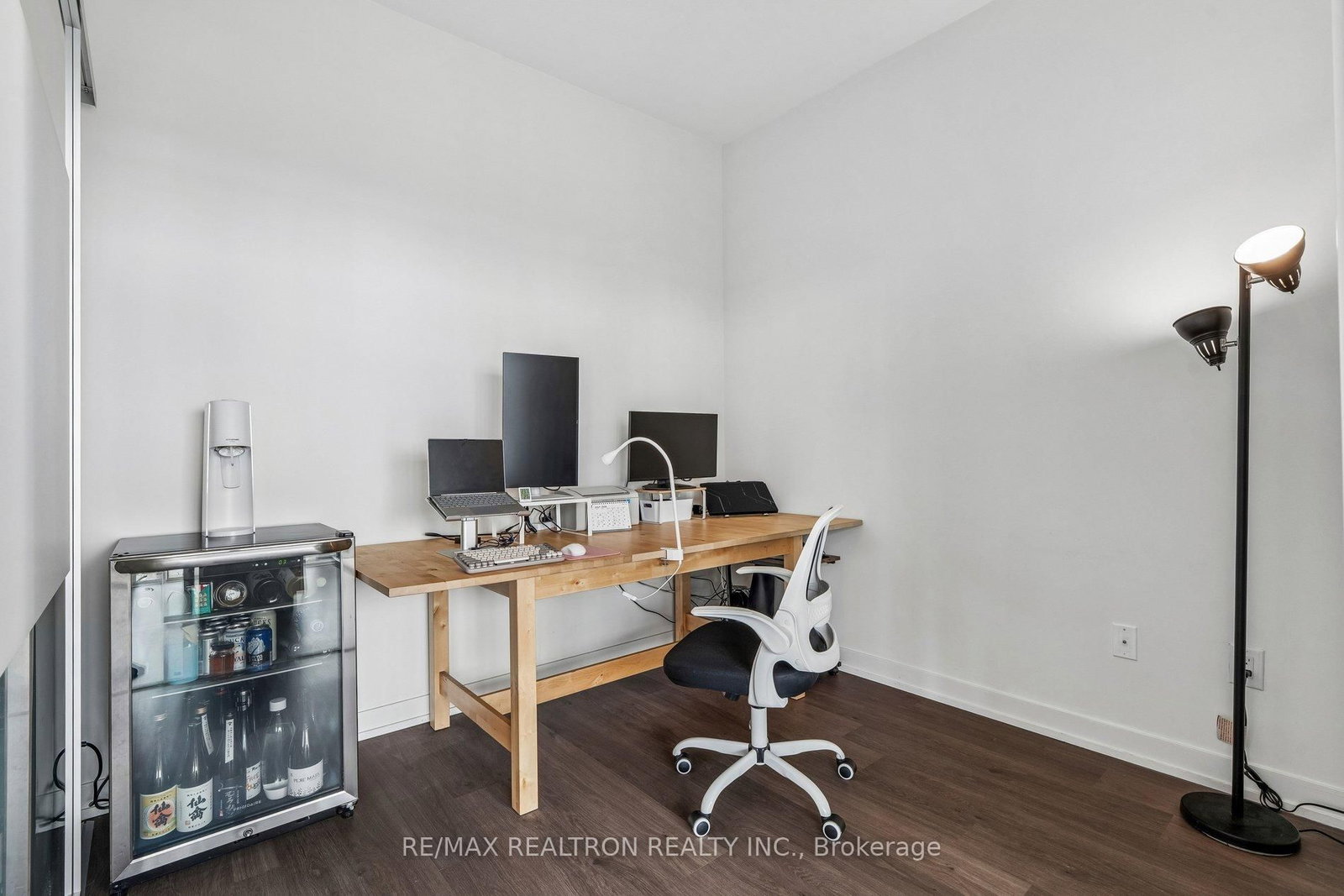 105 George Street • #1910 • Toronto, ON photo 16