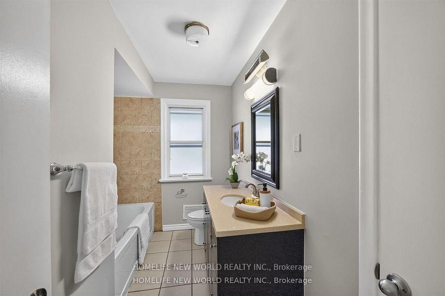 203 Goddard Street • Toronto, ON photo 27