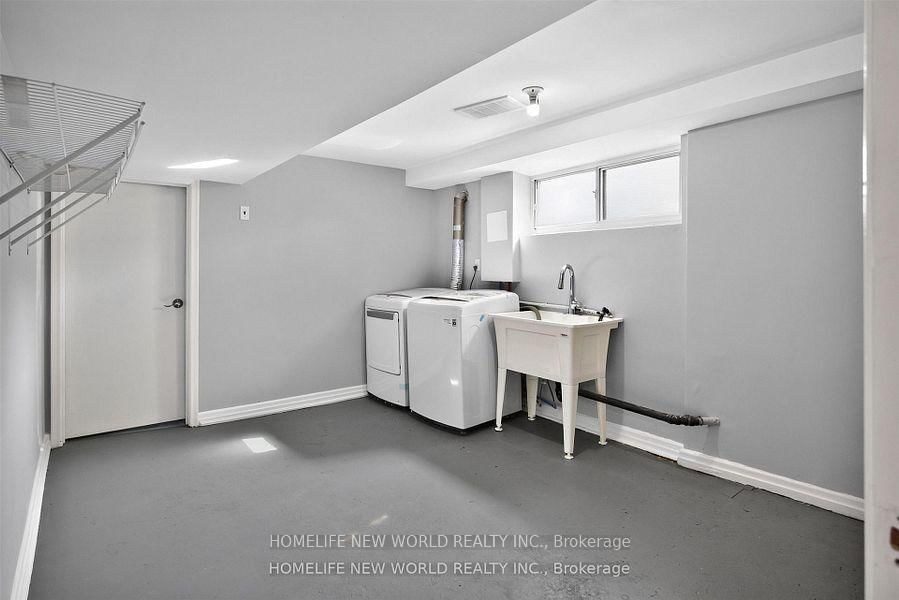 203 Goddard Street • Toronto, ON photo 44