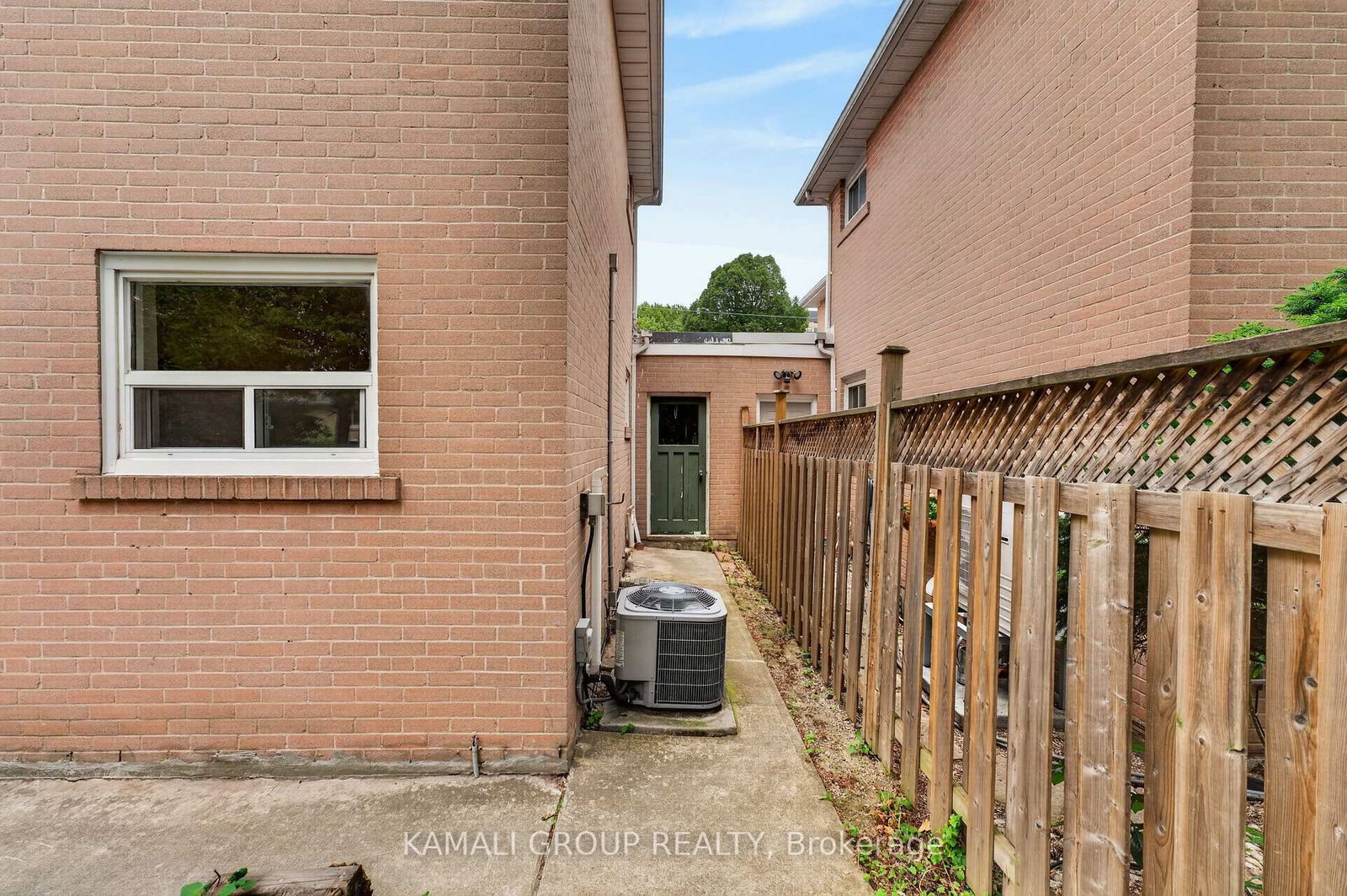 23 Greenwin Village Road • Toronto, ON photo 35