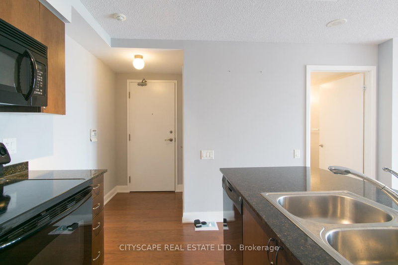 home for lease on 2906-2191 Yonge Street
