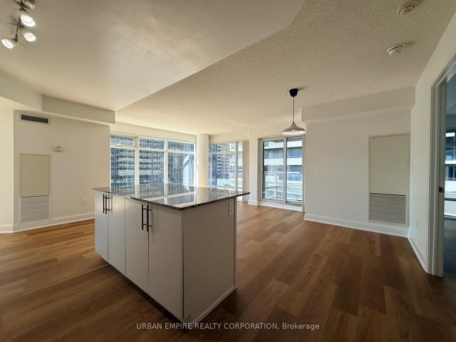 1208 - 2191 Yonge Street