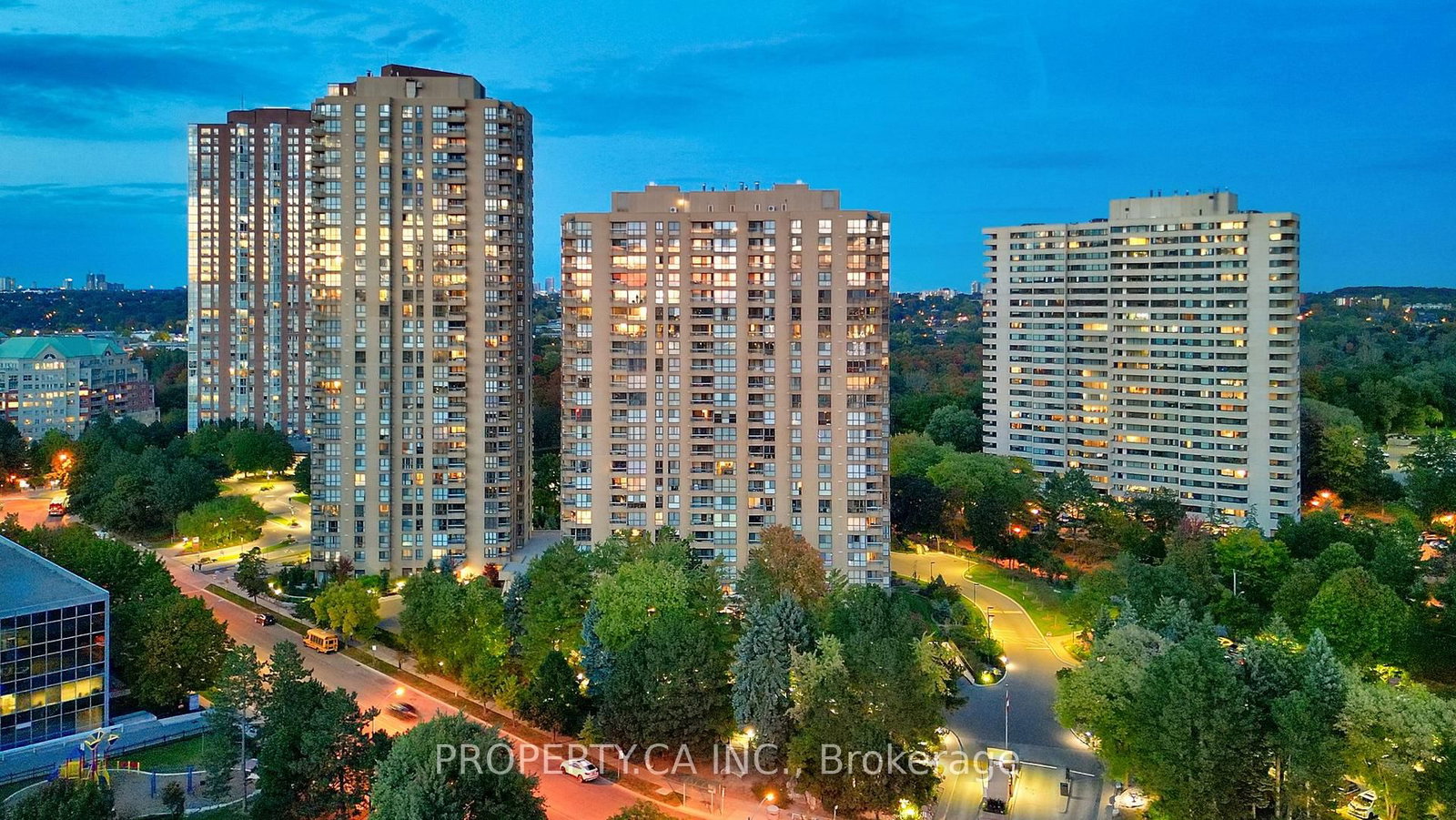 1202-1 Concorde Place, Toronto, ON, photo 2