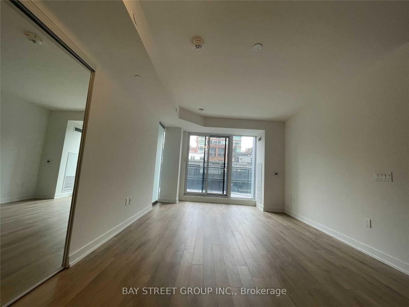 214 - 158 Front Street E