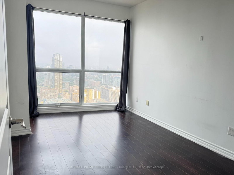 3807 - 386 Yonge Street