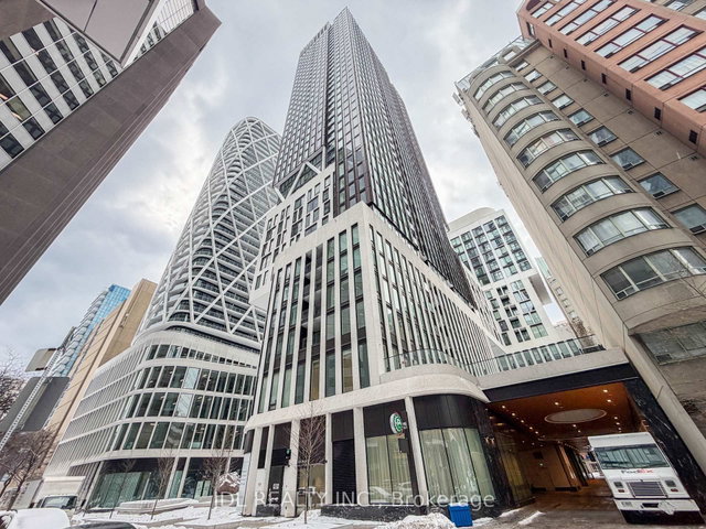 3709 - 238 Simcoe Street