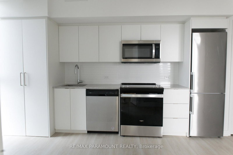 1111 - 30 Tretti Way