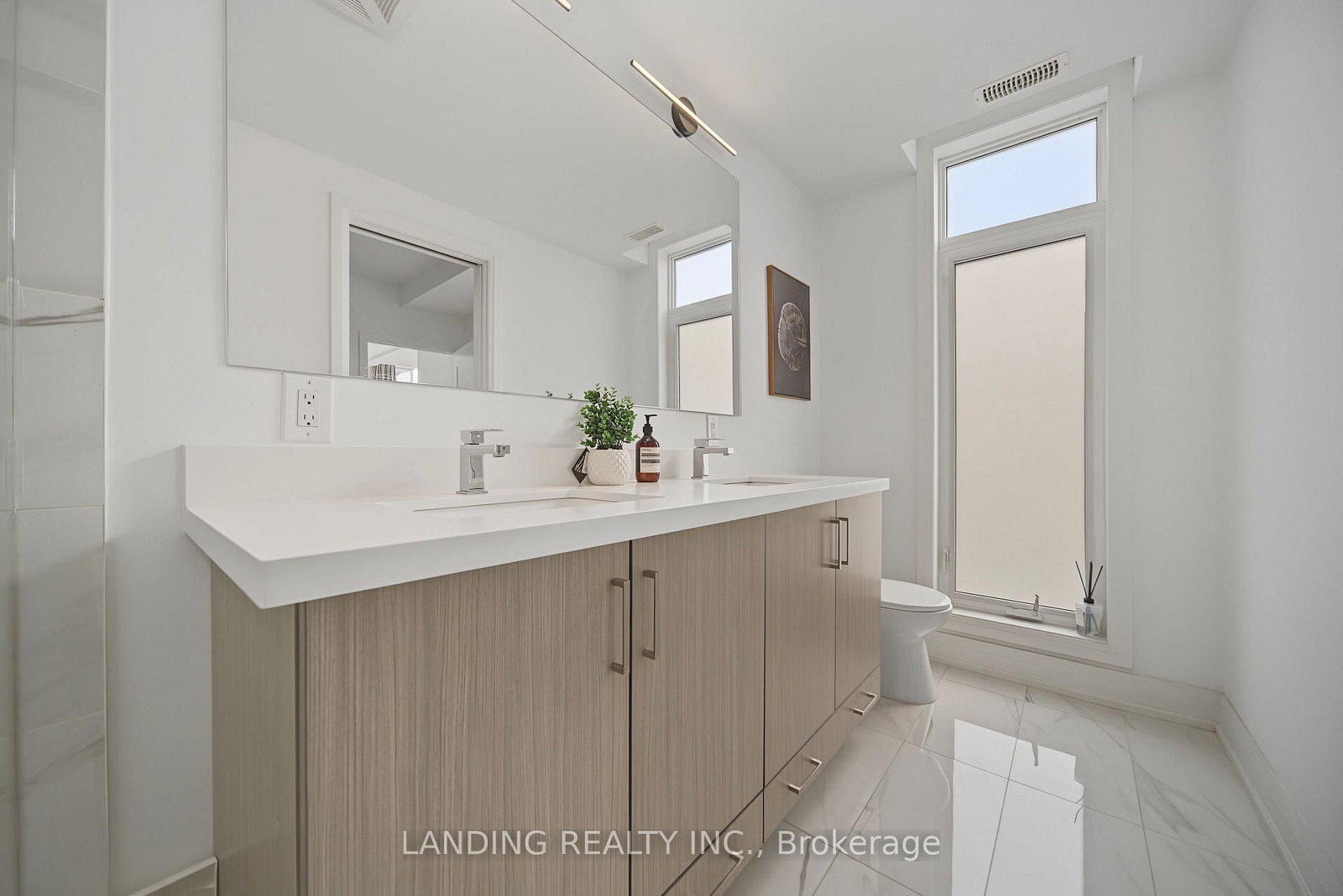 17 Greenbriar Road • #7 • Toronto, ON photo 37