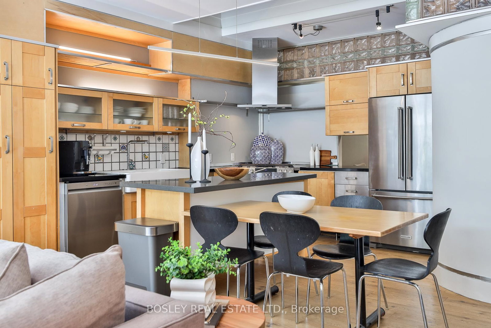 301 Keewatin Avenue • Toronto, ON photo 16