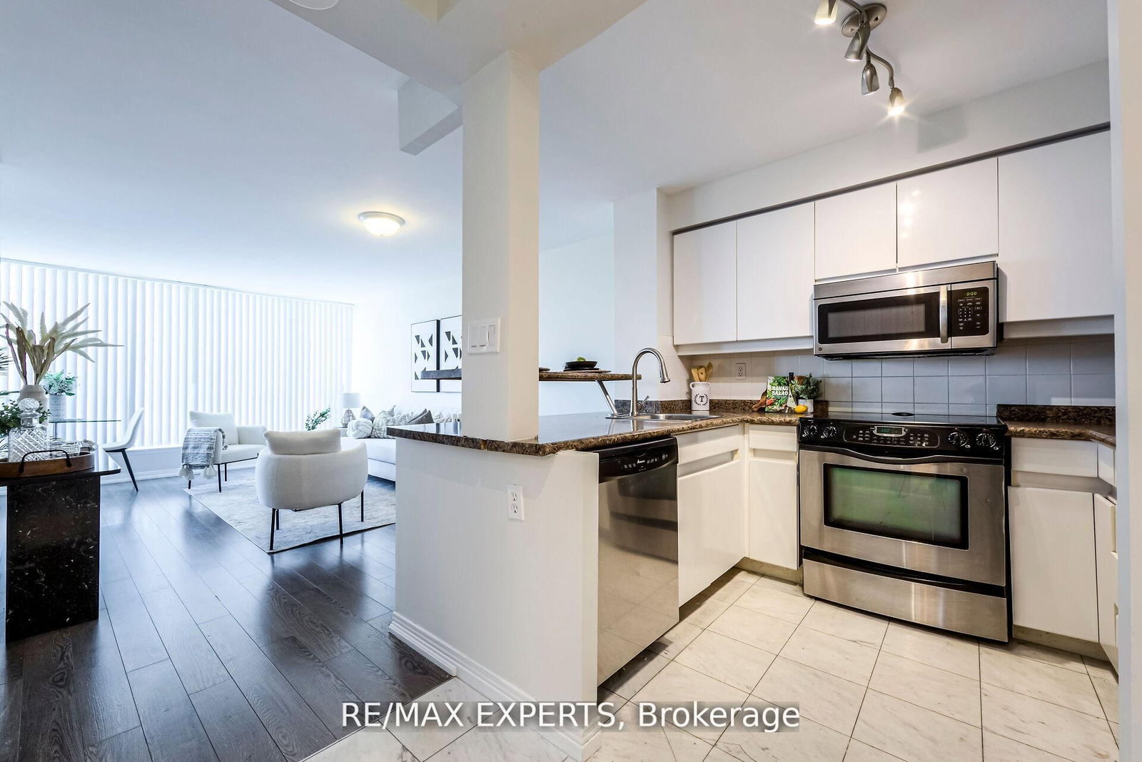 942 Yonge Street • #1006 • Toronto, ON photo 11