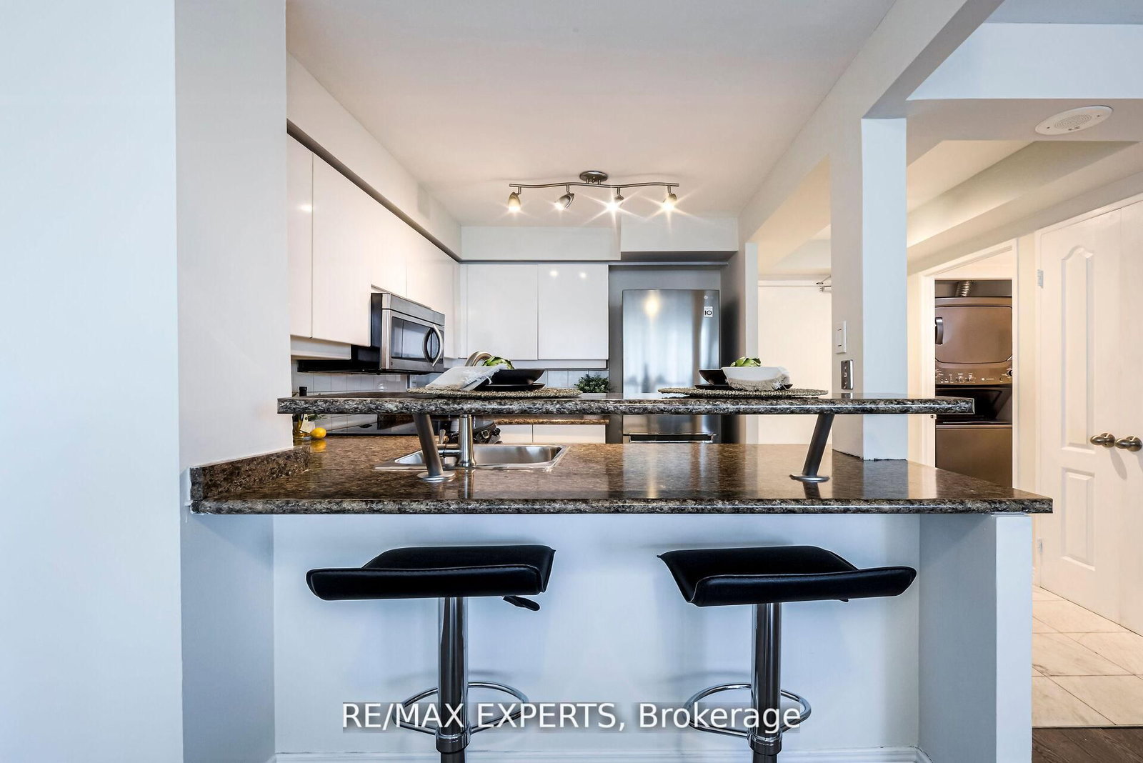 942 Yonge Street • #1006 • Toronto, ON photo 15