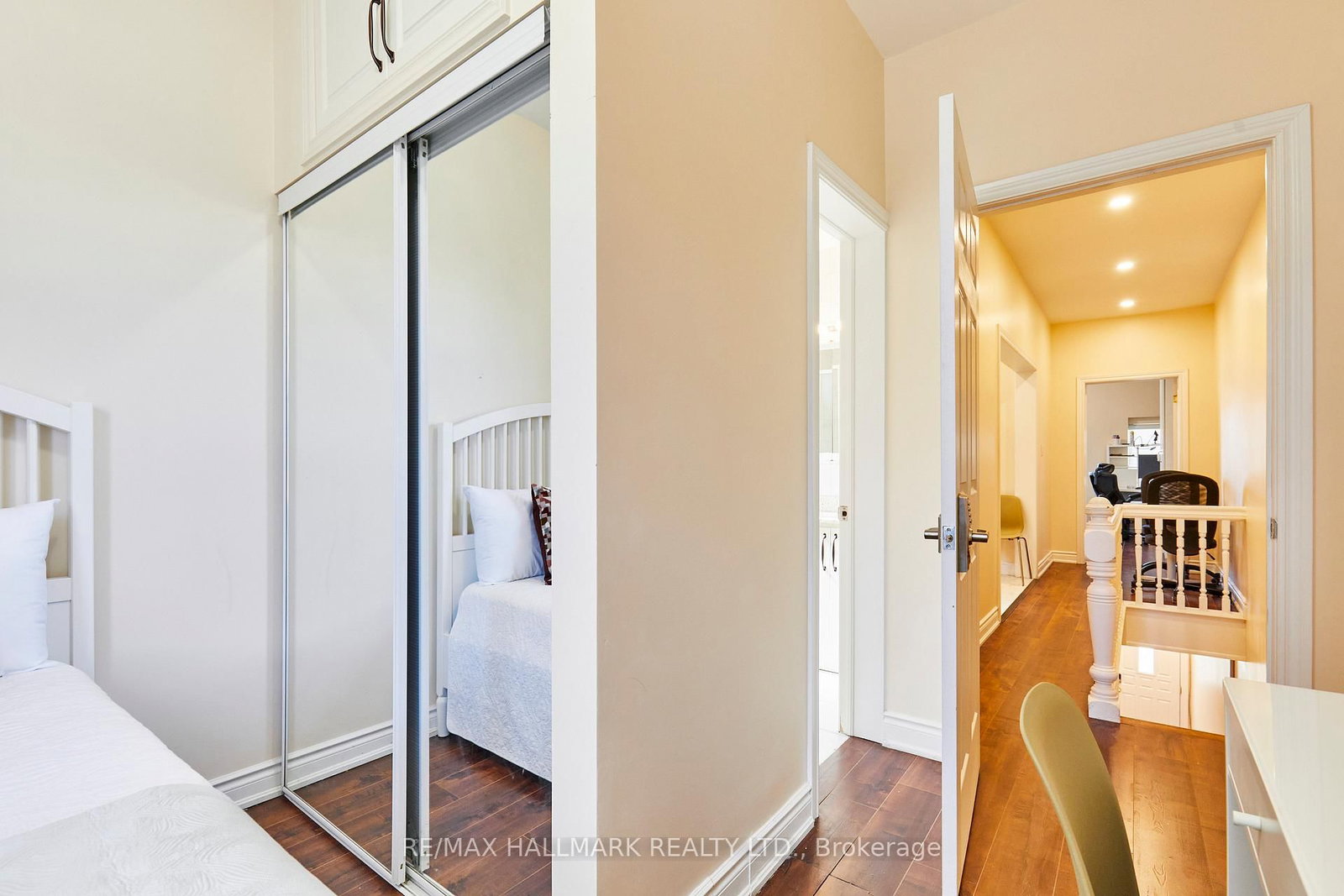 95 Wolseley Street • Toronto, ON photo 19
