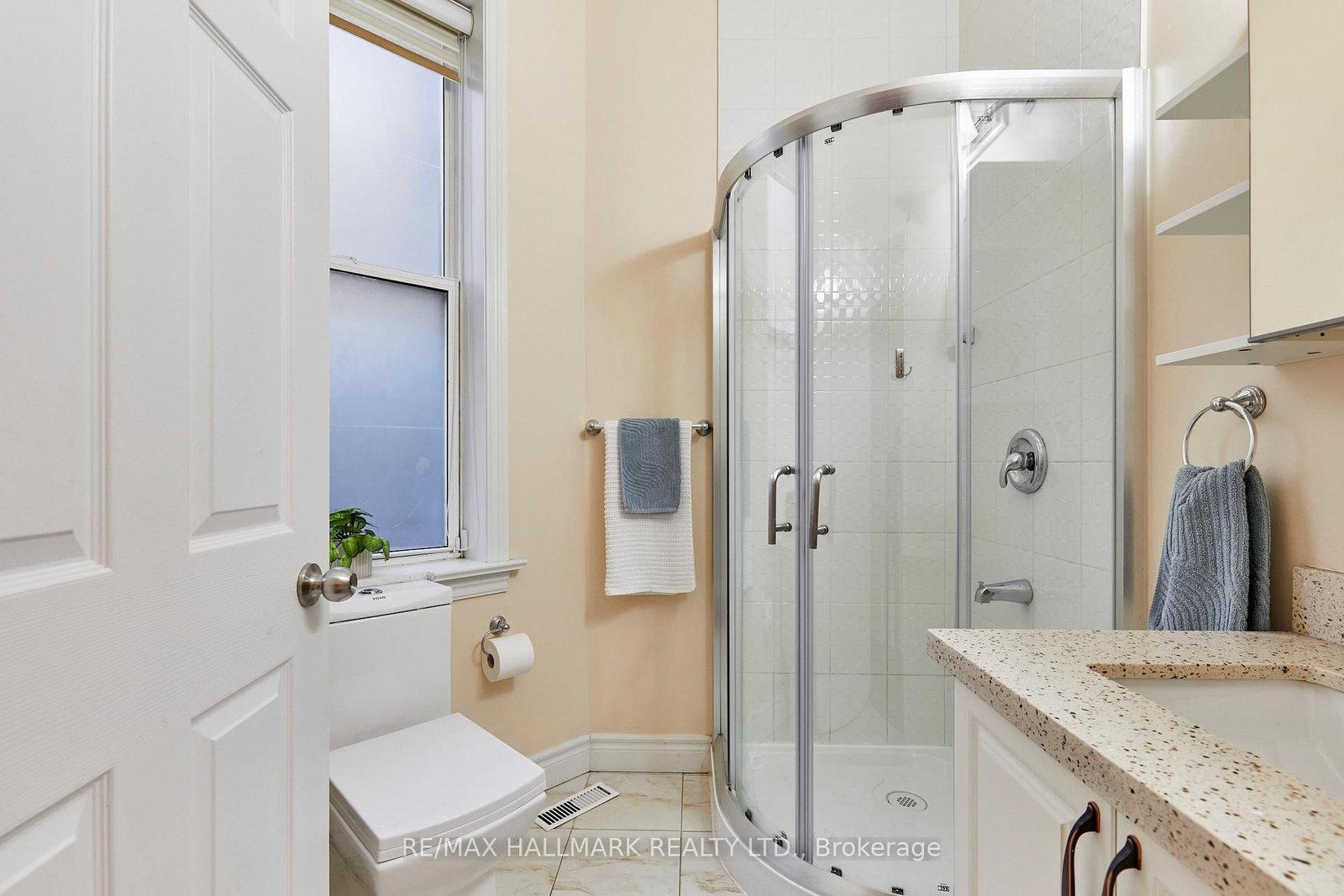 95 Wolseley Street • Toronto, ON photo 8