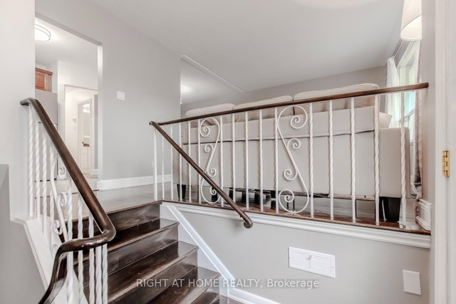 12 Murellen Crescent