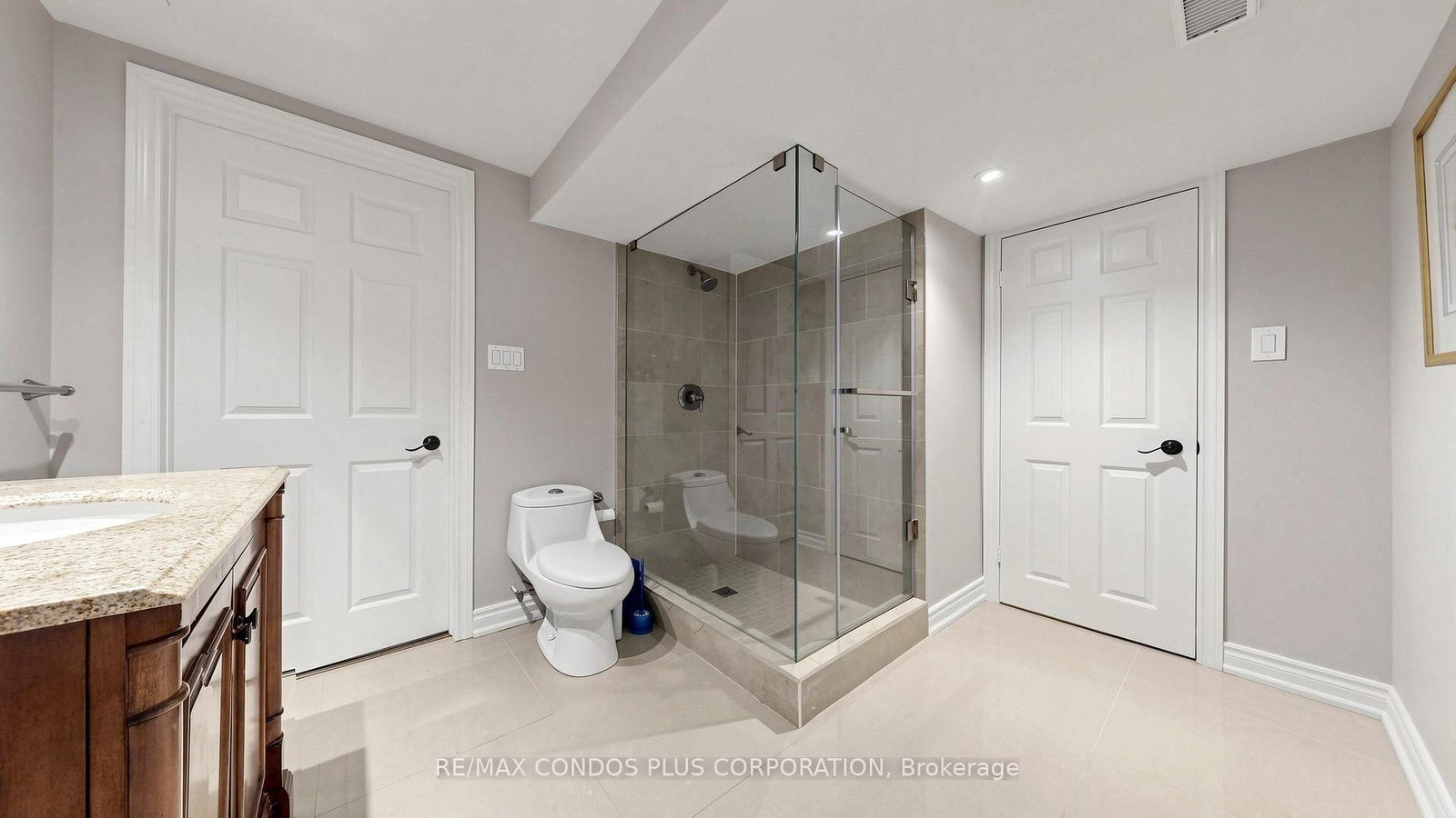 22 Denlow Boulevard • Toronto, ON photo 39