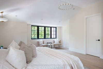 52 Roxborough Drive • Toronto, ON