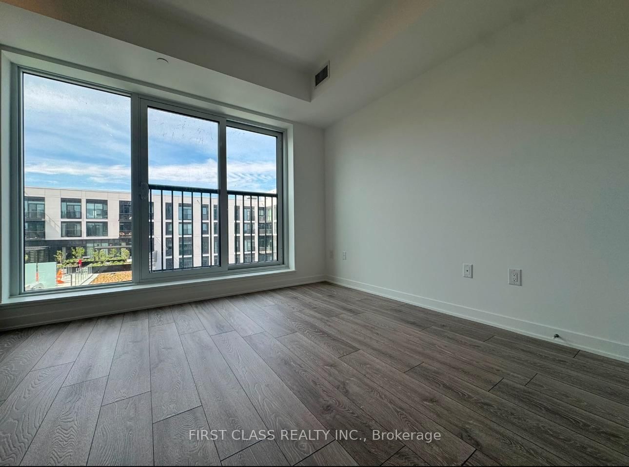 910-10 Oak Street, Toronto, ON