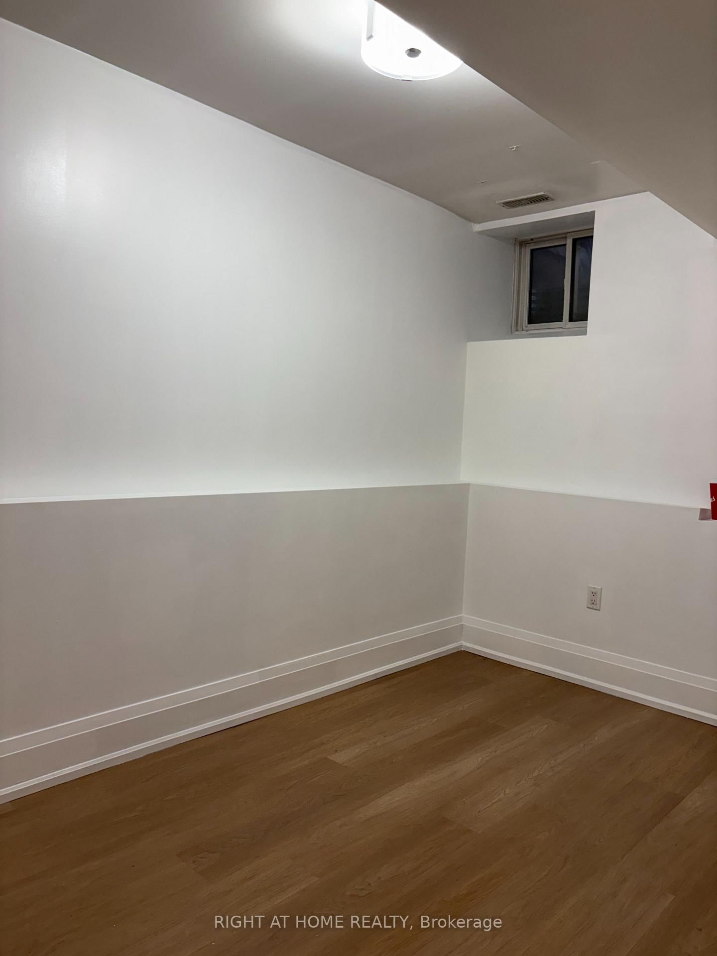 Main-186 Mutual Street, Toronto, ON, photo 5