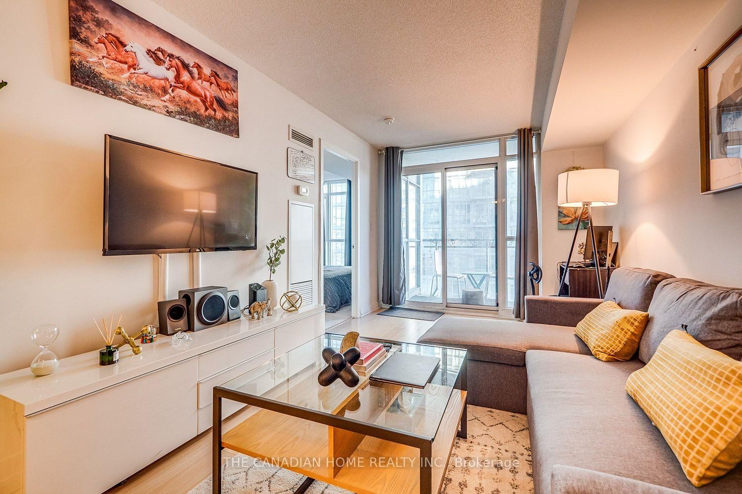 21 Iceboat Terrace • #1605 • Toronto, ON photo 7