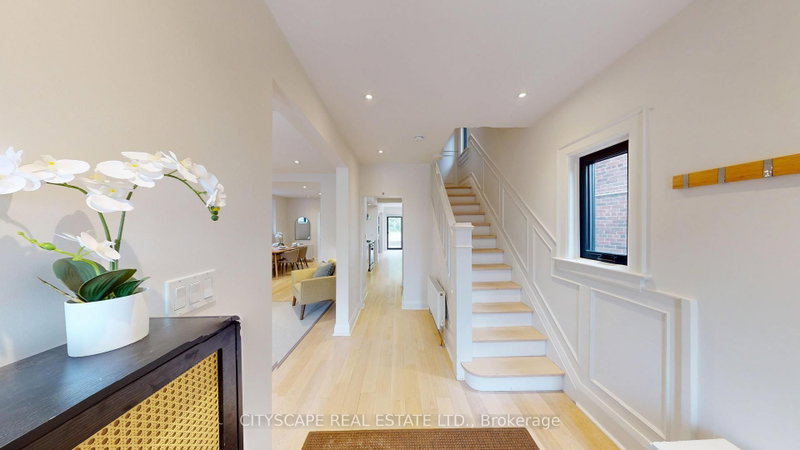 25 Oswald Toronto,ON M4S 2H5 — Photo 17
