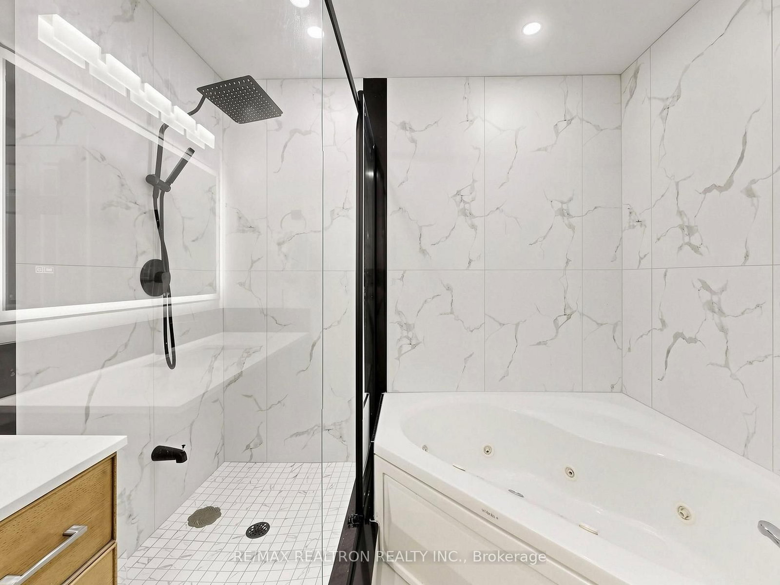68 Dallimore Circle • Toronto, ON photo 22