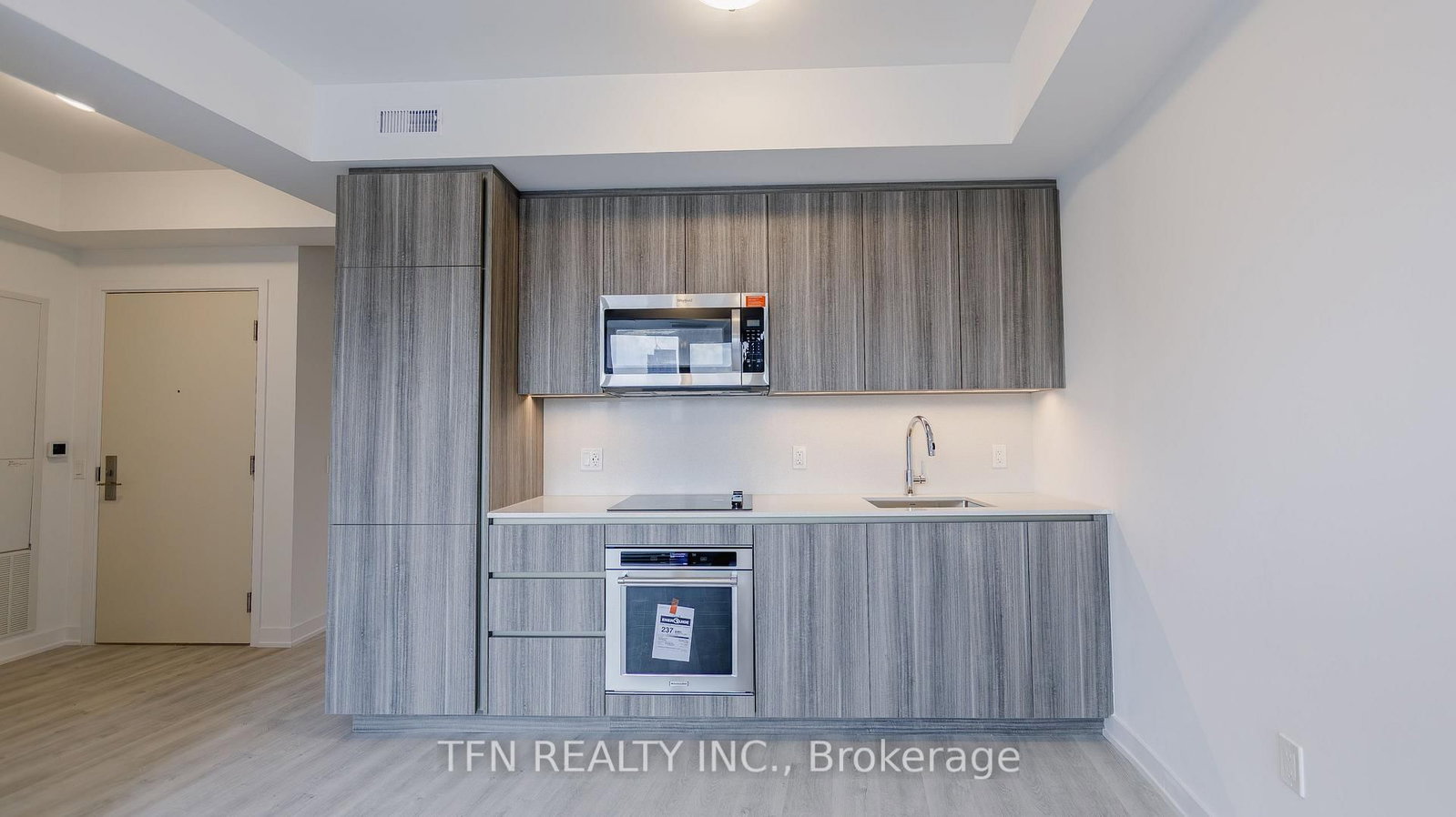 15 Richardson Street • #801 • Toronto, ON photo 6