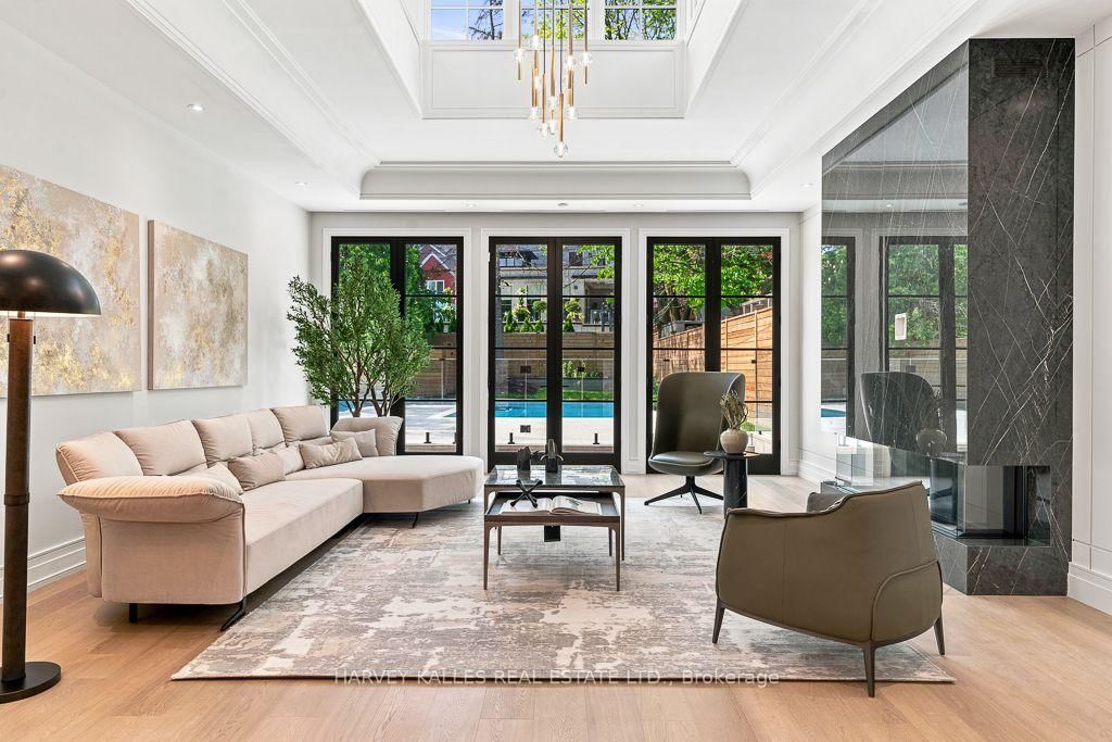204 Forest Hill Road • Toronto, ON photo 16